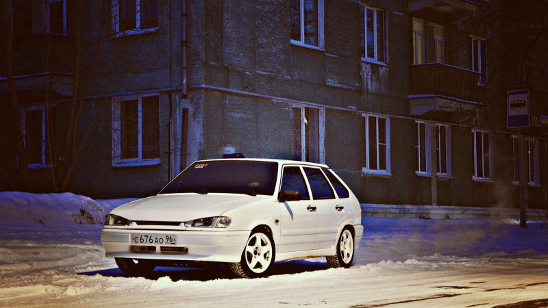 ВАЗ 2114 белая оперская