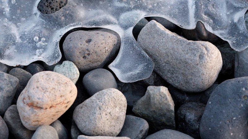 Заставка на рабочий стол камни
