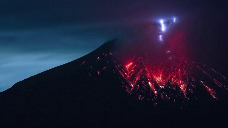 Извержение вулкана 4к