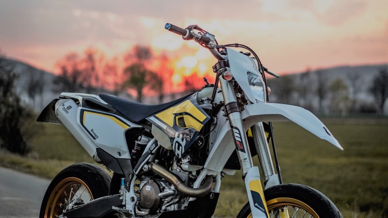 Стант на супермото