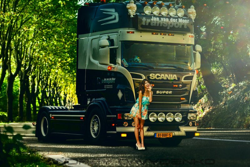 Девушки и Грузовики