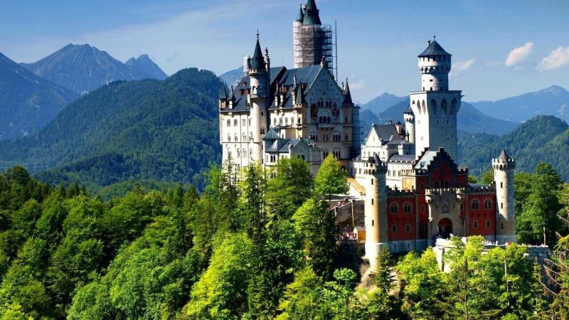 Замок Нойшванштайн красивые фото летом
