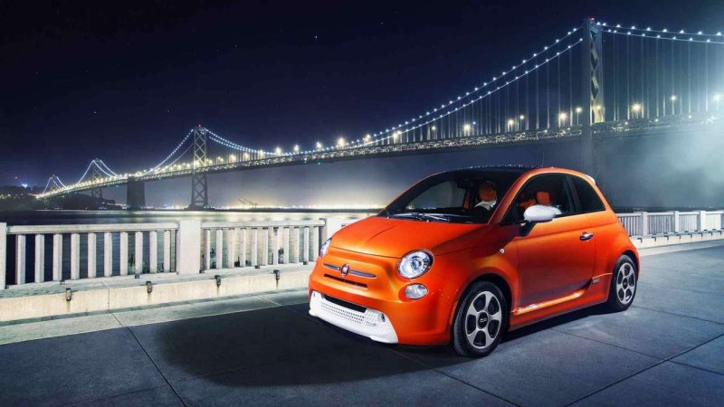 Машина Fiat 500