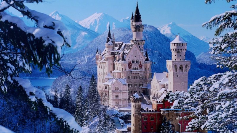 Замок Нойшванштайн зима