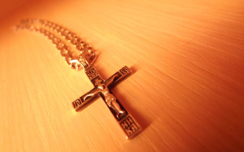 Крестик золотой