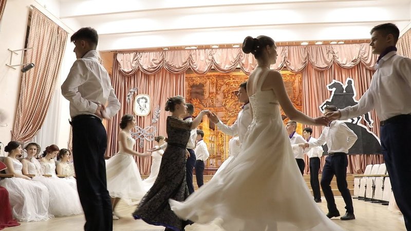 Пушкинский бал одежда