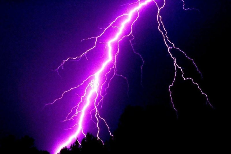 Фиолетовая молния