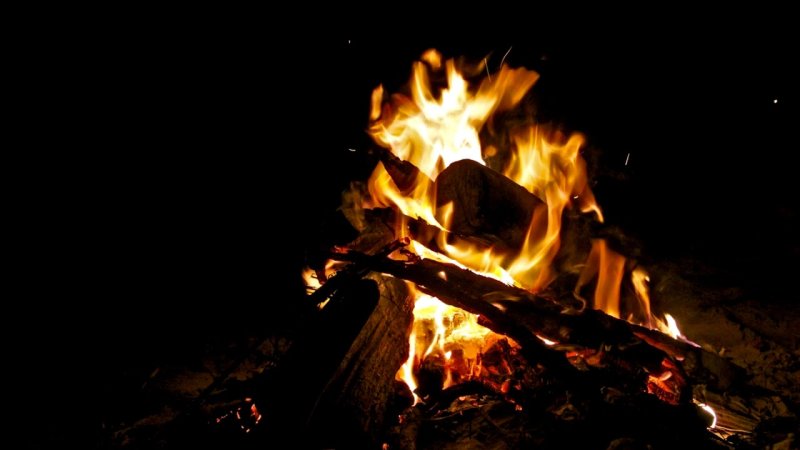 Огонь костер