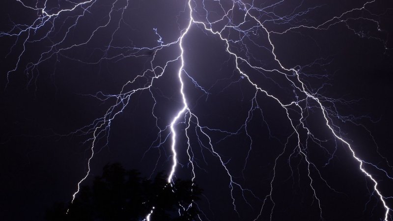 Красивая молния