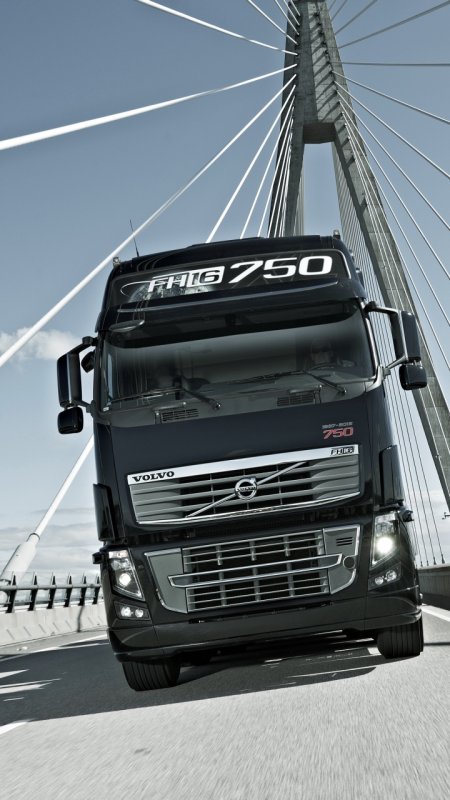 Грузовые фуры Вольво