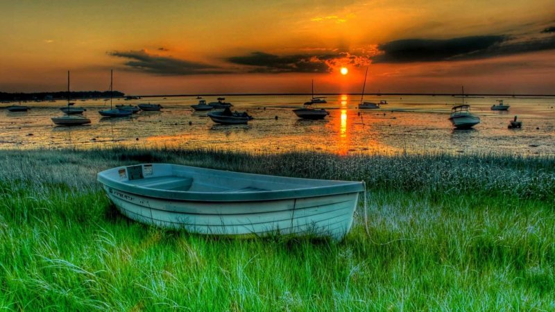 Лодка на озере