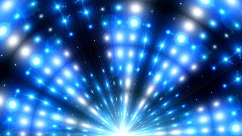 Разноцветные лучи прожектора