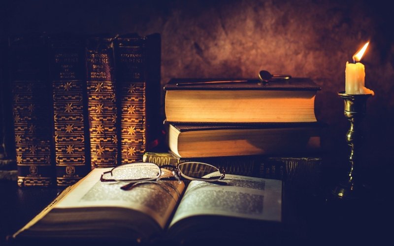 Стол «книга»