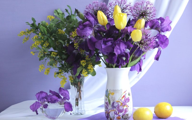 Красивый весенний букет