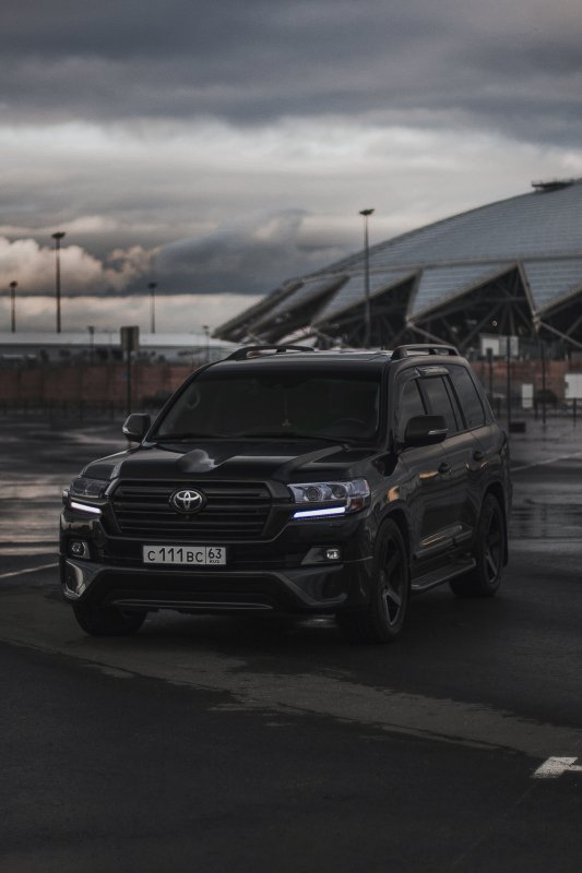 Toyota Land Cruiser 200 черная Жемчужина