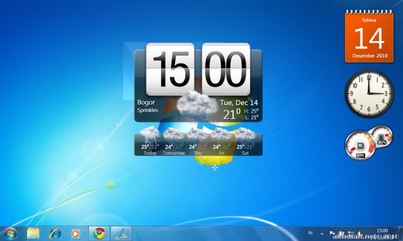 Виджет с часами и календарем