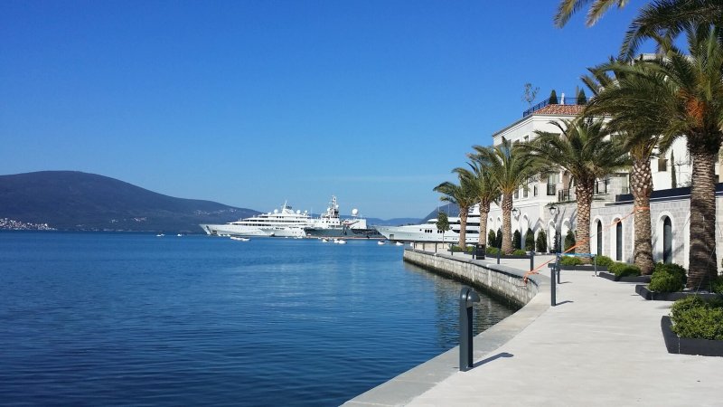 Тиват бухта