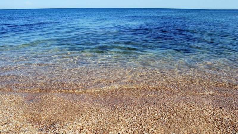 Пляж золотые Пески Ялта