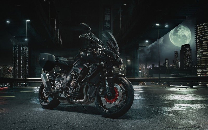Black Yamaha mt10