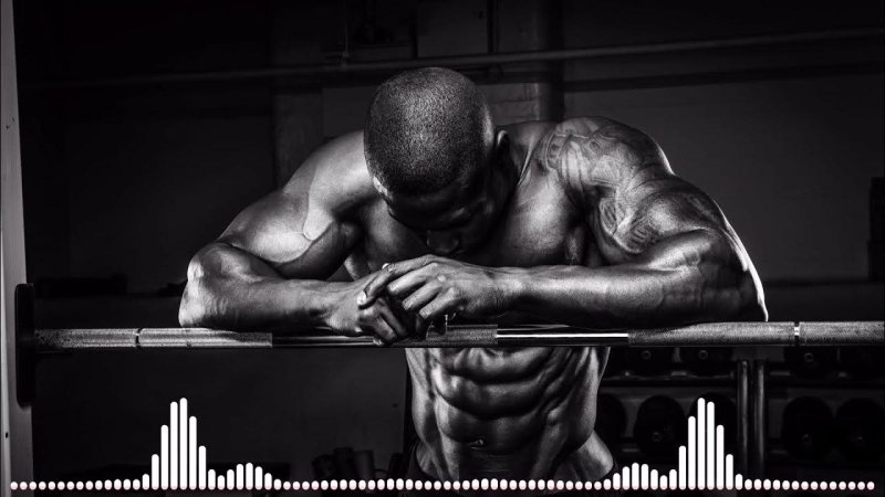 Мужчина в спортзале