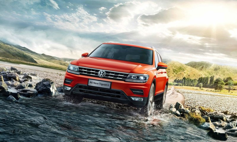 Volkswagen Tiguan 2021 оранжевый