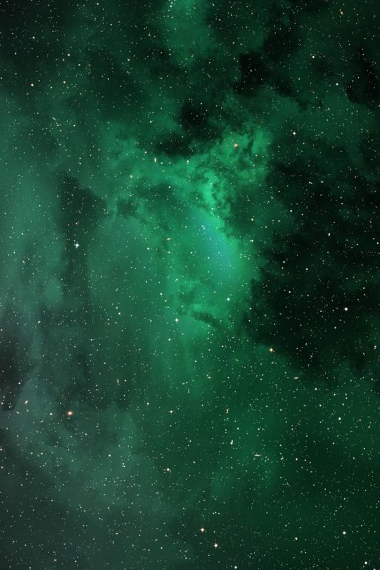 Изумрудный айфон 13