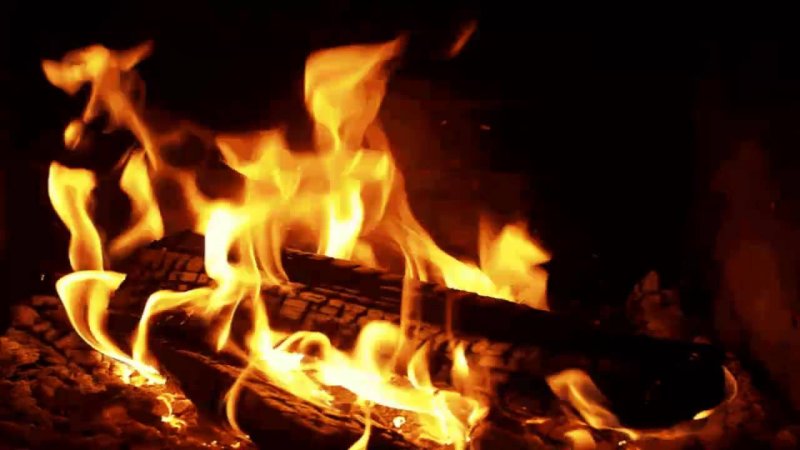 Горящий камин