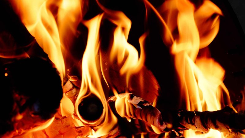 Горящий огонь