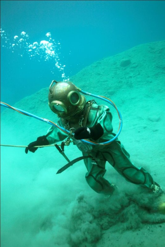 Костюм водолаза трехболтовка