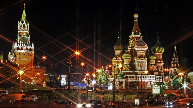 Спасская башня и собор Василия Блаженного