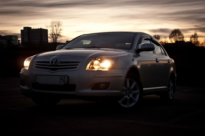 Тойота Авенсис 2008