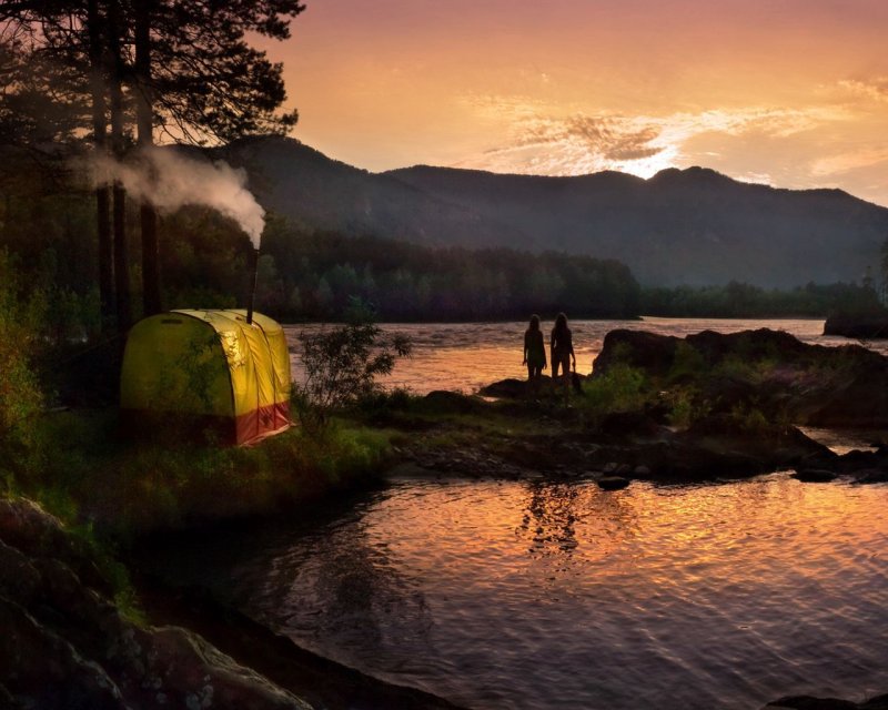 Горы Алтай озеро палатка