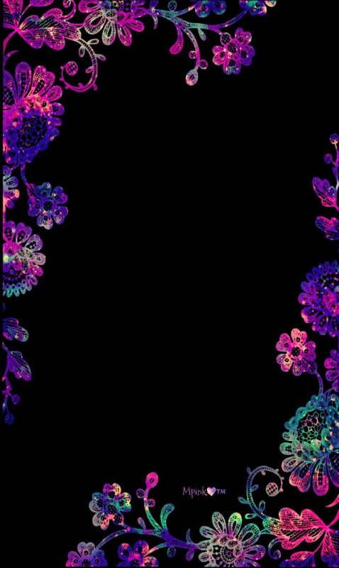 Яркие цветы на черном фоне