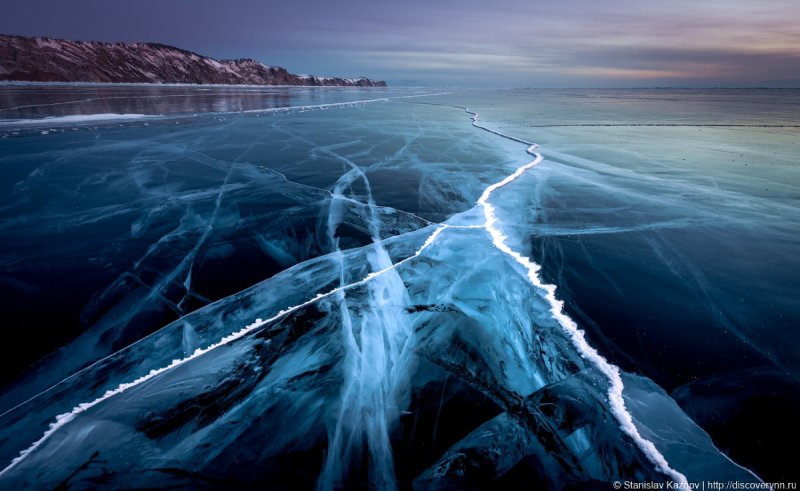 Изумрудный лед на Байкале