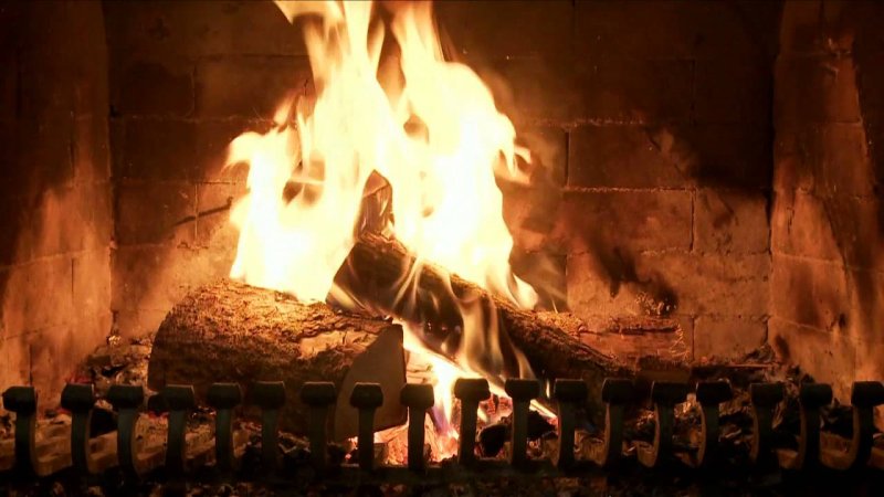Пламя в камине