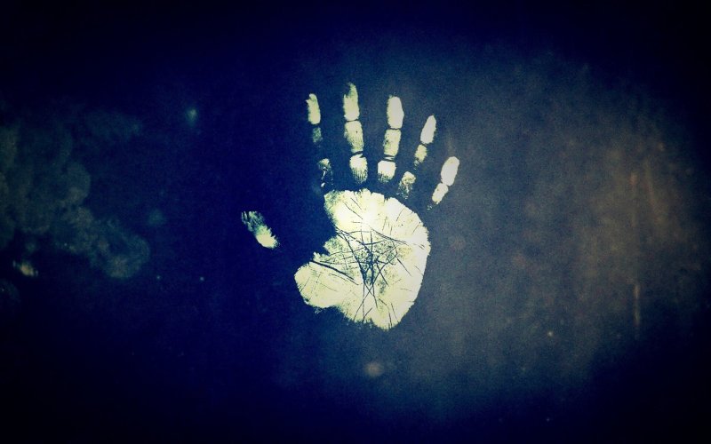 Обои на рабочий стол руки