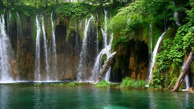 Водопад « голубая Лагуна» ( г.холм)