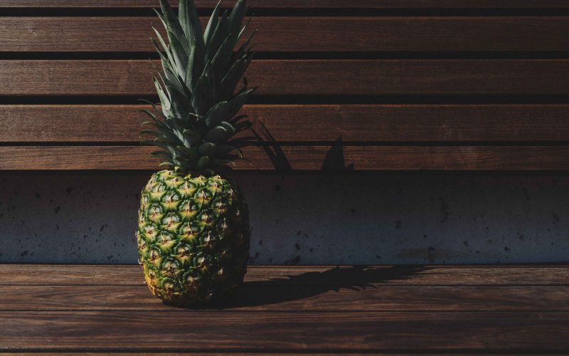 Минималистичный ананас