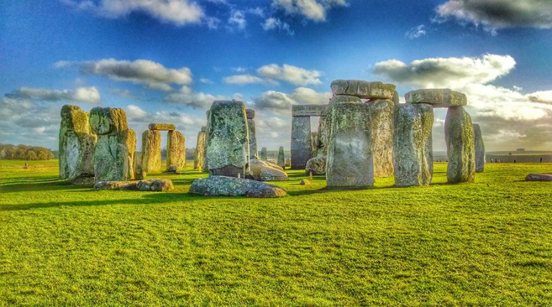* Стоунхендж, графство Уилтшир, Великобритания.