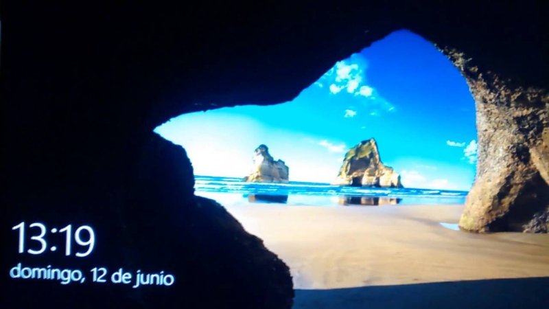 Windows 10 Lock Screen