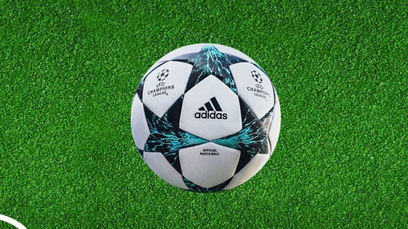 Футбольный мяч адидас