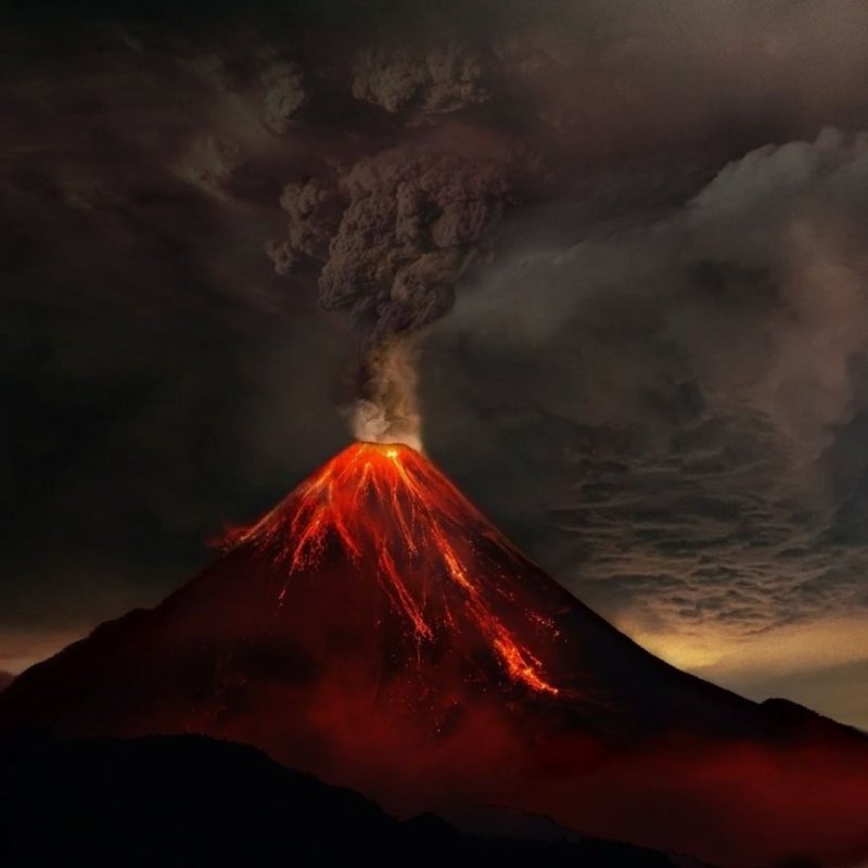 Красивый вулкан