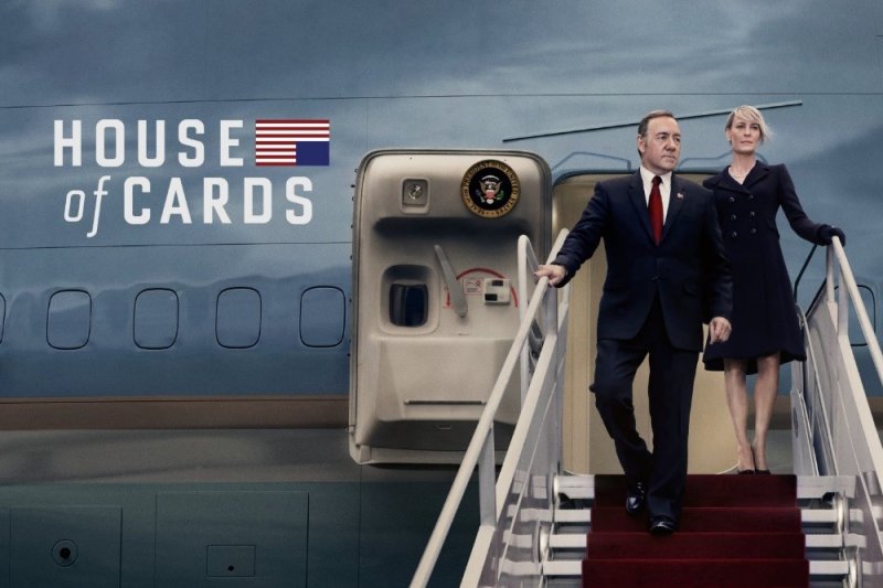 Карточный домик 1 сезон