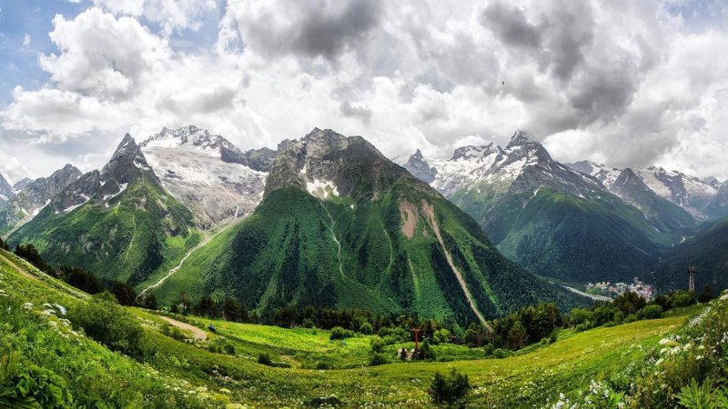 Карачаево-Черкесская Домбай