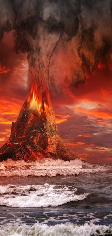 Извергающийся вулкан