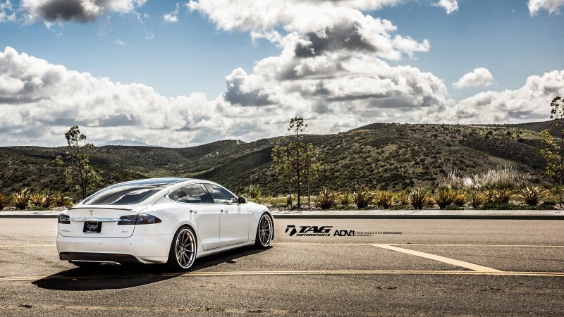 Фон для рабочего стола Тесла