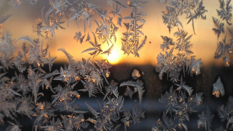 Иней на окне