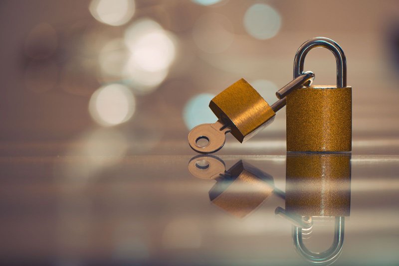 Красивый навесной замок