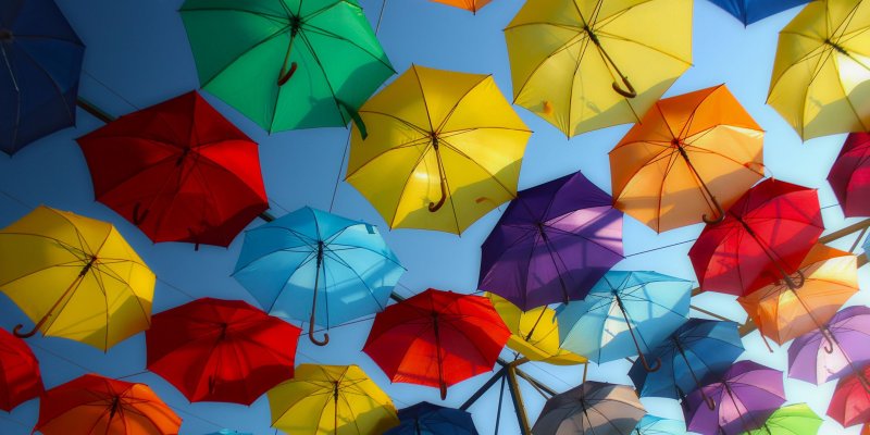 Разноцветные зонтики