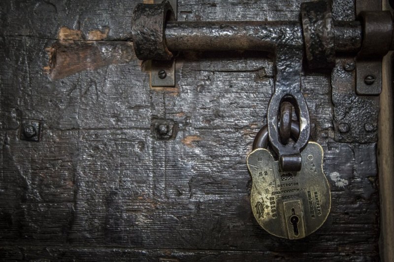 Царский Амбарный замок